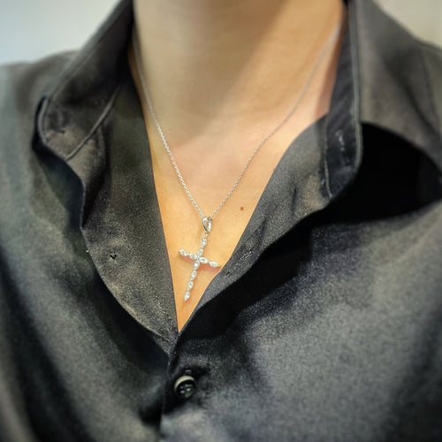 Collier Collier Pendentif Croix Or Et Diamants 58 Facettes 230063SP