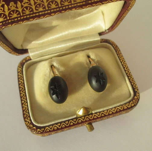 Boucles d'oreilles Boucles d’oreilles dormeuses anciennes en or rose 18 carats et jais noir 58 Facettes