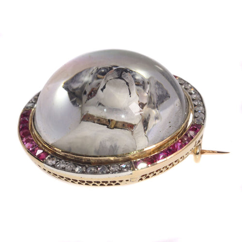 Montre Symbole d'affection : un Jack Russell Terrier serti de pierres précieuses 58 Facettes 21007-0047