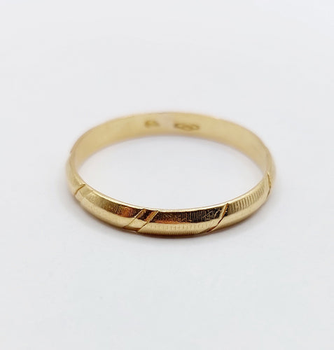 Bague 63 Alliance vintage or jaune 18k motifs géométriques 58 Facettes A04601