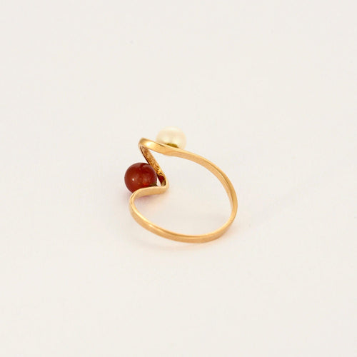 Bague 51 Bague Toi et Moi en or jaune sertie de perle de culture et d'une friedelite rouge 58 Facettes LP1167