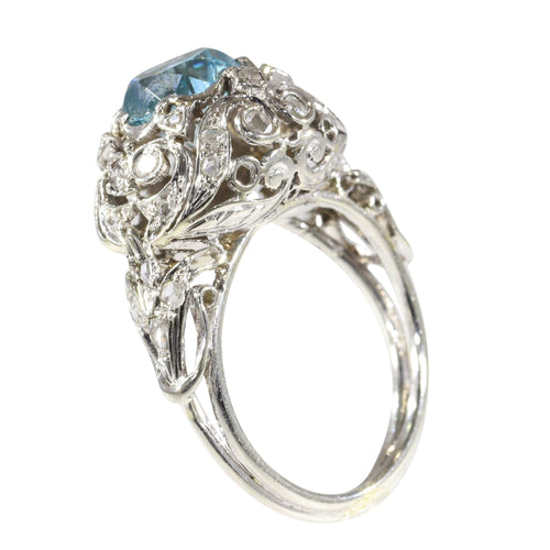 Bague 53 Bague vintage en platine avec zircon bleu – Élégance du milieu du siècle dans un design ajouré 58 Facettes 25115-0283