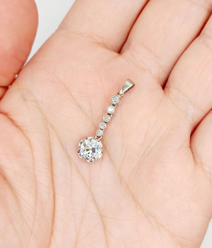 Přívěsek z bílého zlata, Platina a starobrusný diamant 1,30 karátu (kolem roku 1900) 