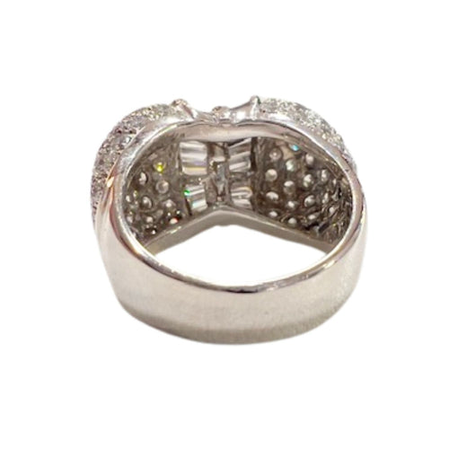 Bague 56 Bague au design contemporain du XXe siècle en or blanc 18 kt avec diamants 58 Facettes Q305B