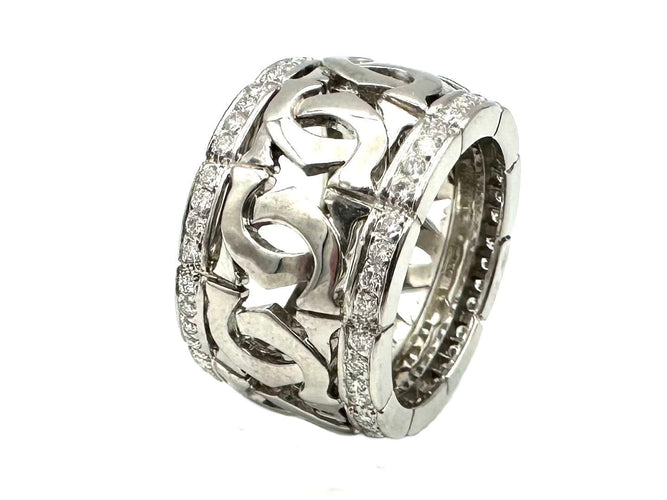 Bague 52 CARTIER. Collection "Entrelacé", bague or blanc et diamants 58 Facettes