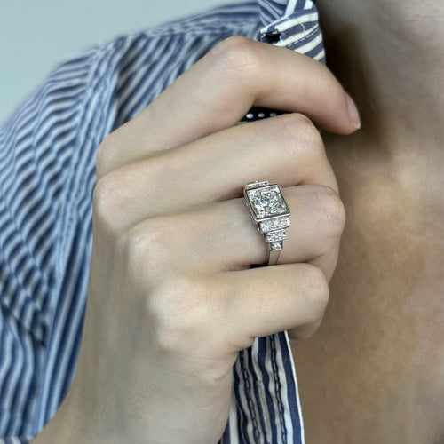 Bague 52 Solitaire style Art Deco en or gris 18K avec diamant 1,00 ct H-IF HRD et pavage - Taille 52 58 Facettes FB09264-FB09217