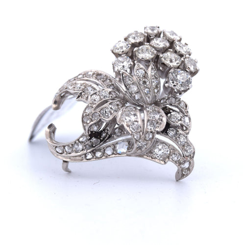 Broche BROCHE ANTIQUE en OR blanc 18 KT 58 Facettes