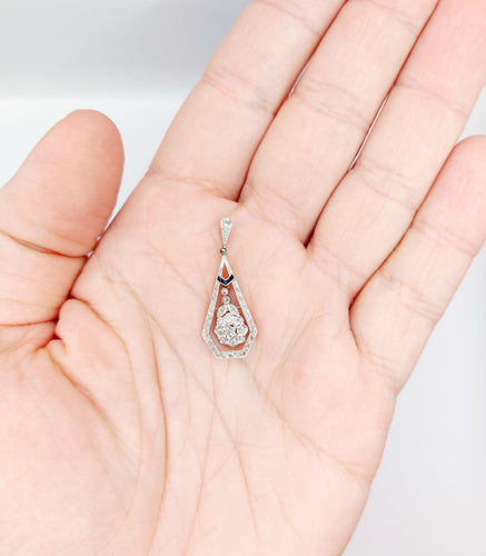 Pendentif fleur Art déco en or blanc 18k avec diamants taille roses et saphirs 58 Facettes A06507