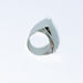 Bague 53 Bague moderniste en or blanc et diamants noirs et blanc 58 Facettes 240 206