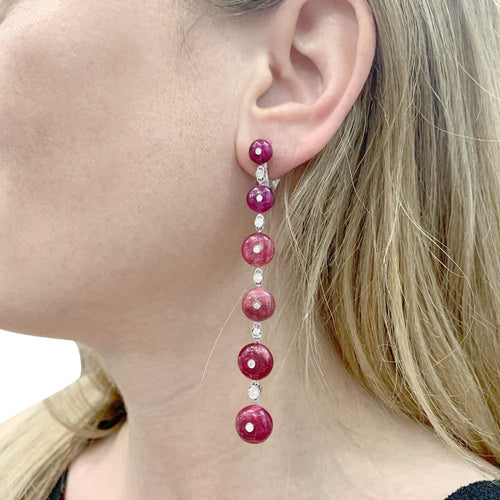 Boucles d'oreilles Boucles d'oreilles Repossi, or blanc, rubis et diamants. 58 Facettes 35093