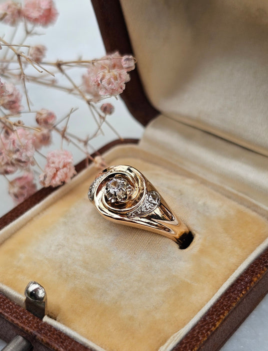 Bague 55 Bague tourbillon or rose 58 Facettes 612