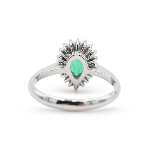 Bague Bague en or blanc avec émeraude colombienne de 0,94 ct et diamants 58 Facettes 7816