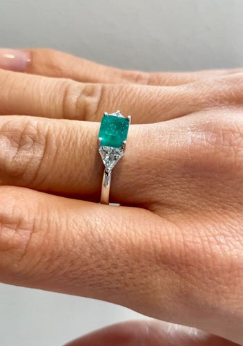 Bague 53 Bague émeraude moderne 58 Facettes