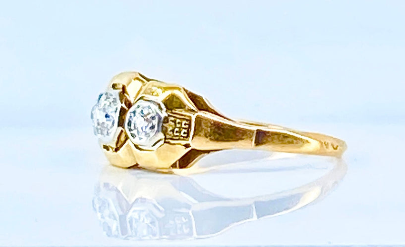 Bague 51 Bague en or jaune 18 carats ornée de 3 diamants 58 Facettes AB545