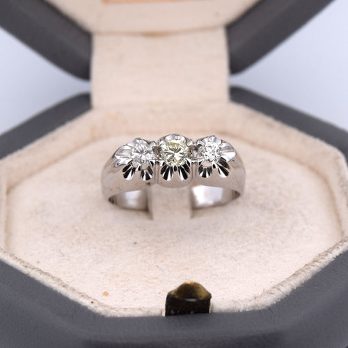 Bague 60 Bague trilogie en or blanc avec diamants 58 Facettes