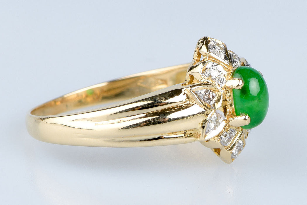 Jade-Cabochon-Ring aus Gelbgold