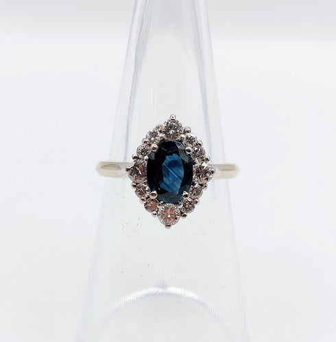 Bague 51 Bague marquise style art déco or blanc ornée d'un saphir naturel et de diamants taille brillants 58 Facettes A04625