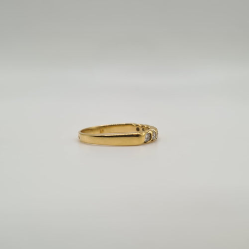 Bague 54 Demi-alliance or jaune sertie de diamants 58 Facettes