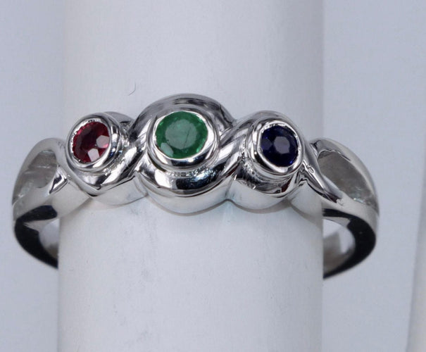 Bague 52 Bague 3 pierres émeraude rubis et saphir en or blanc 58 Facettes BA-102