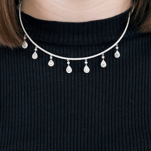 Collier Collier MESSIKA model "Sofia" en or blanc et diamants. 58 Facettes