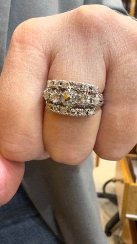 Bague Bague ancienne or blanc jarretière diamants 58 Facettes