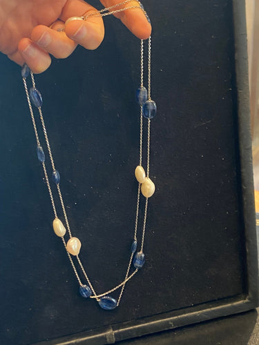 Collier Long sautoir Técla or blanc, perles et saphirs 58 Facettes