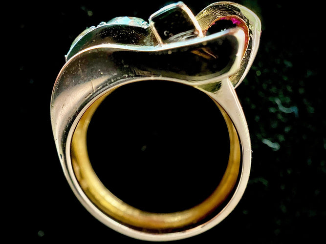 Bague 52.5 Bague modèle Tank asymétrique d'époque 1930/40 3 ors rubis diamants 58 Facettes