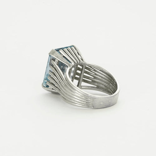 Bague 53 Bague or gris ornée d'une aigue marine 58 Facettes GU51