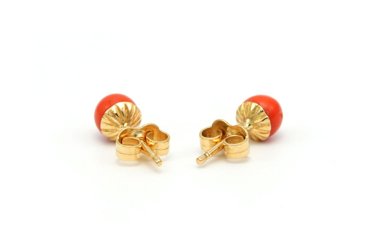 Boucles d'oreilles Boucles d'oreilles Art Déco en or jaune serties de corail 58 Facettes B540
