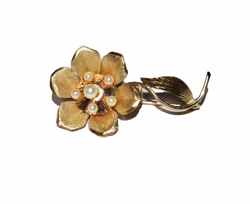 Broche Broche fleur rétro or jaune et perles 58 Facettes 570