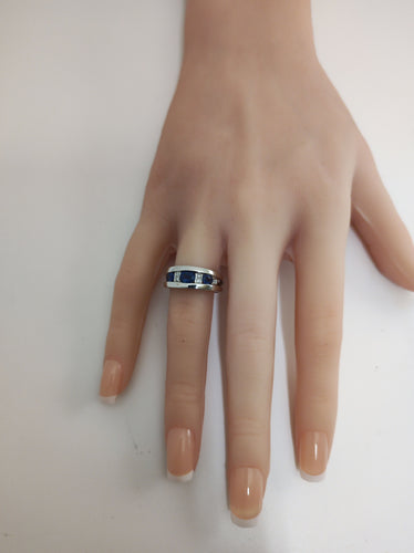 Anel jonc cravejado de safiras e diamantes em ouro branco 18k 