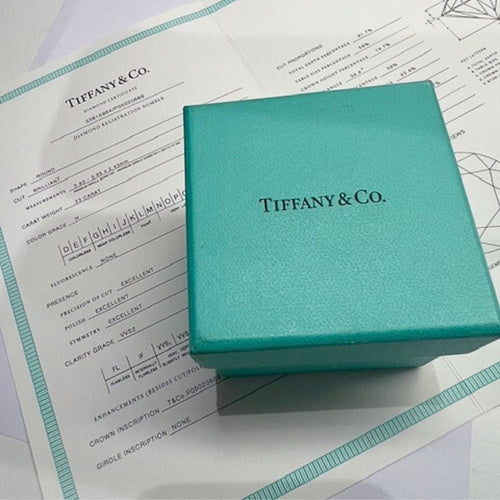 Bague 52.5 TIFFANY and Co - Bague Solitaire Platine Sertie de Diamants et Alliance Platine 58 Facettes Q55B
