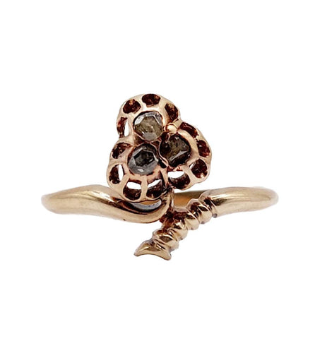Bague 55.5 Bague victorienne or rose 18k trèfle orné de diamants taille roses (circa 1900) antique 58 Facettes A03066