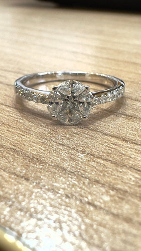 Bague 52 Solitaire multi diamants en or blanc 58 Facettes