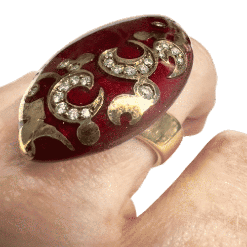 Bague SORTIJA CONTEMPORÁNEA SIGLO XX de ORO 18 kts con DIAMANTES y ESMALTE ROJO 58 Facettes Q111B(947)