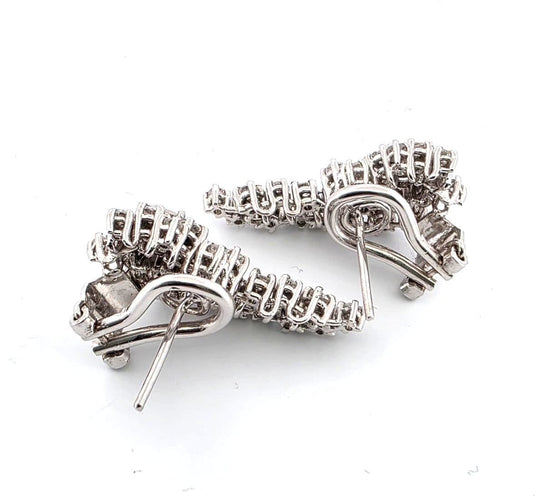 Boucles d'oreilles Boucles d'oreilles en or blanc massif 18 carats avec diamants 58 Facettes