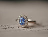 Bague 54 Bague en or jaune avec saphir bleu antique et diamants 58 Facettes