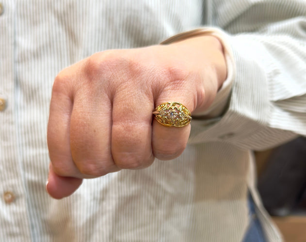 Bague 49 Bague ancienne ajourée en or jaune et diamants 58 Facettes