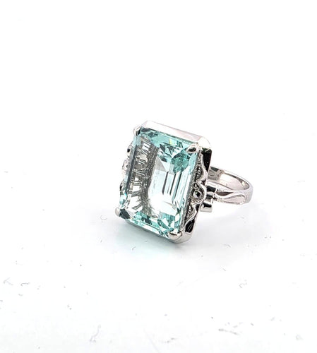 Bague 51 Bague - Bague en or blanc 18 carats avec une aigue-marine de 10 carats 58 Facettes