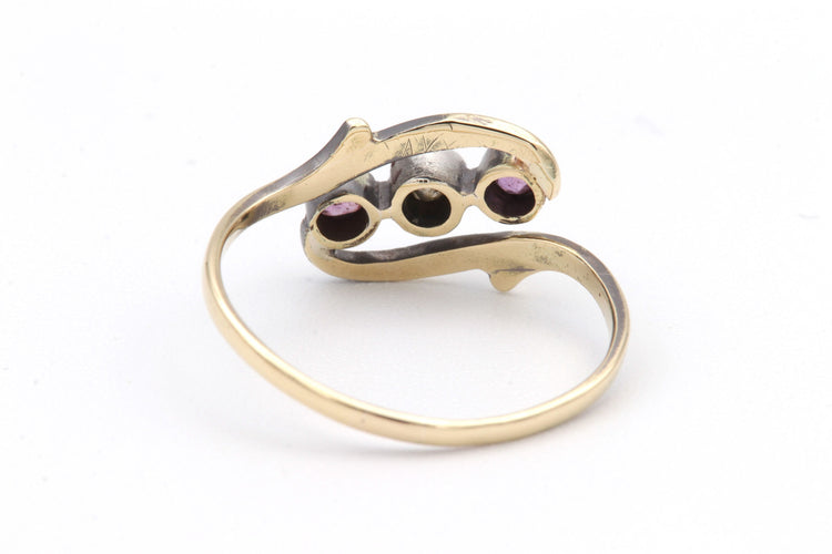 Bague 53 Bague Art Nouveau en or jaune sertie de rubis et d'un diamant 58 Facettes 19531