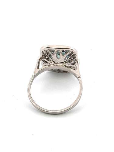 Bague 52 Bague en platine avec aigue-marine centrale et diamants environnants 58 Facettes