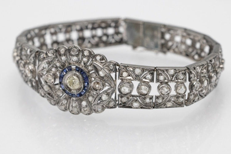 Bracelet Bracelet ancien d'époque Art Déco, richement serti de pierres précieuses 58 Facettes 10685