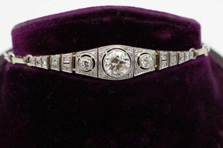 Bracelet Bracelet Art Déco avec de beaux diamants taille ancienne 58 Facettes 11582