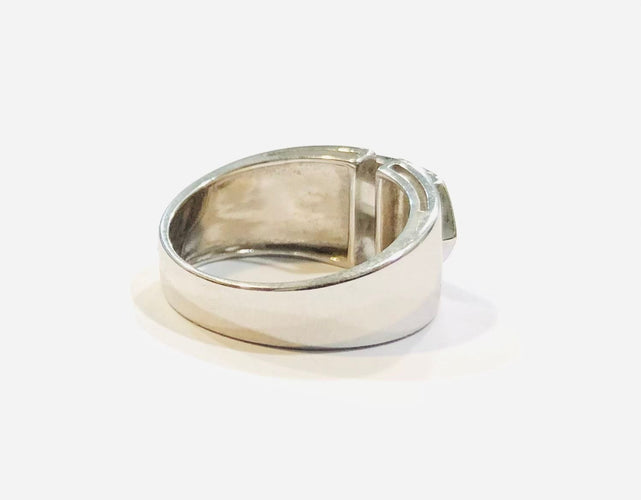 Bague 54 Bague or blanc et diamants 58 Facettes