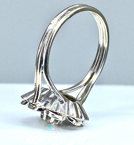 Bague 51 Bague en or blanc 18 carats et diamants 58 Facettes AB322