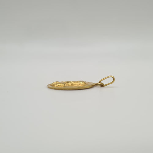Pendentif religieux or jaune 18 carats 58 Facettes