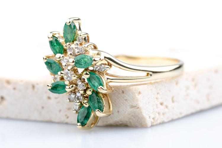 Bague 61 Bague émeraude 1,00 ct et diamants 0,11 ct en or jaune 18K (750) 58 Facettes BGDEMCC1383-107