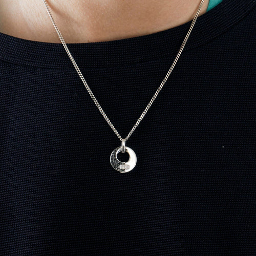 Pendentif Pendentif or blanc diamants et diamants noirs 58 Facettes 340844