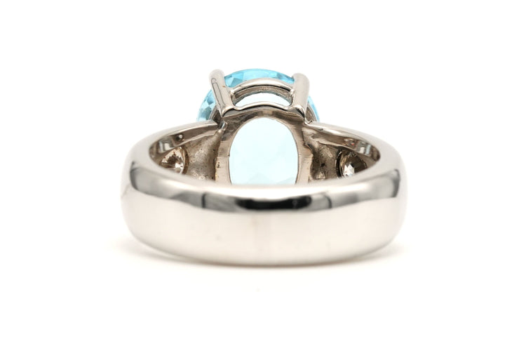 Bague 53 Bague contemporaine or blanc sertie d'une topaze et de diamants taille brillant (+-0.36ct) 58 Facettes 23010