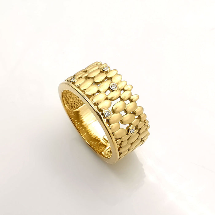 Anillo de oro amarillo con diamantes